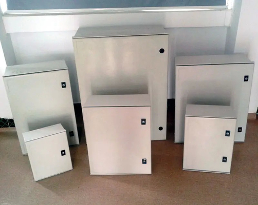 IP66 Waterproof Wall Mounted Fiberglass Enclosure Box Dengan Tutup Padat 600*500*230mm