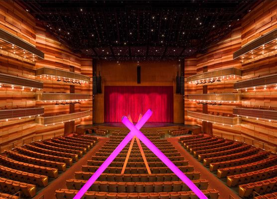 Customize Lighting Aesthetics! RGBW Iris-Tube Multi-Unit Inflatable Light Tower – Your Go-To for Atmospheric Scenes